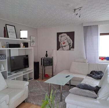 Foto - Renovierte 3-Zimmer Wohnung mit EBK, Balkon & Garage in Erlensee!