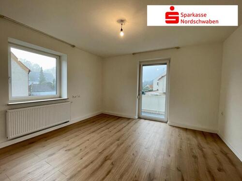 Foto - Renovierte 3 Zimmer-Wohnung - 690,00&nbsp;EUR Kaltmiete, ca.&nbsp; 65,00&nbsp;m&sup2;