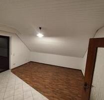 Dachgeschosswohnung in Bestlage zu sofort zu vermieten - Seeheim-Jugenheim