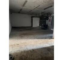 Große Garage mit Lager im Gewerbegebiet - Duisburg Rheinhausen