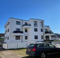 Lichtdurchflutete Penthousewohnung (3 Zi.,ca.125qm, Hom.-Schw.,) - Homburg