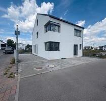 Doppelhaushälfte - 555.000,00&nbsp;EUR Kaufpreis, ca.&nbsp; 250,00&nbsp;m&sup2; in Philippsburg (PLZ: 76661)