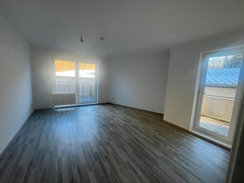 Foto - SB. Scheid:Uni Nähe zwei Zimmer.EB Küche, Bad, renoviert