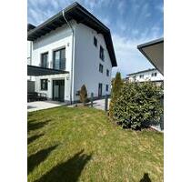 Modernes KfW 55 Reiheneckhaus in Vilsbiburg - Ergolding