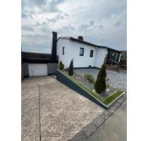 Familienfreundliches Einfamilienhaus mit großem Garten + Garage - Steimel