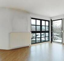 Wohnung mit 3 Zimmern - 2 Balkonen - 1 Carport - Ilmenau