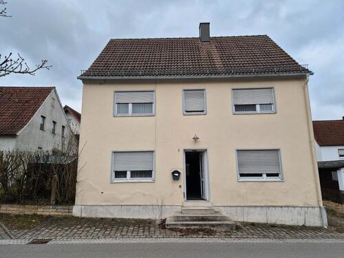 Foto - Freistehendes renovierungsbedürftiges Haus in Wilburgstetten