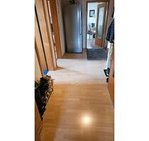 Helle 2-Zimmer- Dachgeschosswohnung in Hausen