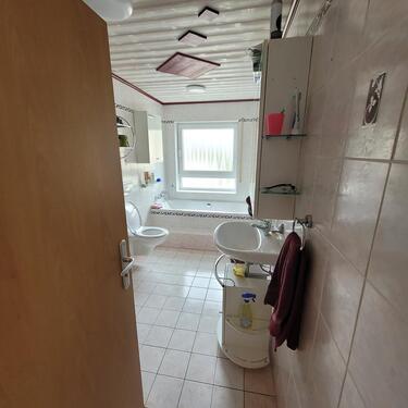 Foto - 5-Zimmerwohnung (EG) mit ausgebautem Keller und schönem Garten