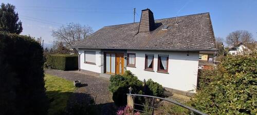 Foto - Freistehendes Einfamilienhaus mit großem Grundstück in Burgbrohl