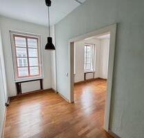 Altbaucharme mitten in Trier – Stilvolle 3 ZKB mit Dachterrasse.