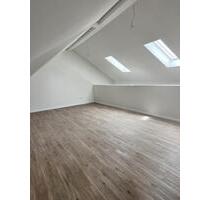 Moderne Galerie-Wohnung mit 2 Stellplätzen & Einbauküche 1000 € - Saal an der Donau