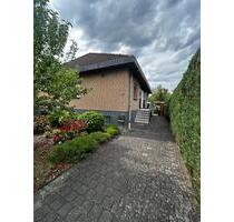 Einfamilienhaus in Willroth – Waldrandlage, Kamin, großer Garten