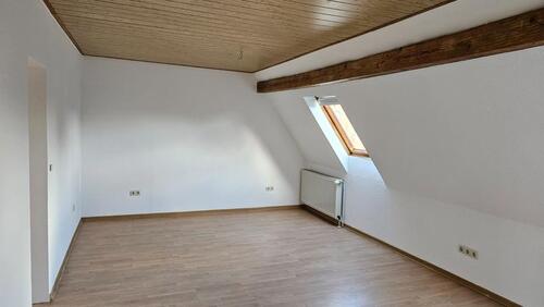 Foto - Renovierte 2,5 Zimmer Dachgeschosswohnung 50 qm, Duisburg-Homberg