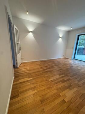 Foto - Frisch sanierte 4 ZKB-EG- Wohnung mit Terrasse, EBK und Garage