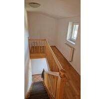 Wohnen über 2 Ebenen: Renovierte 2- Zimmer-Wohnung (EBK, Garten) - Heide