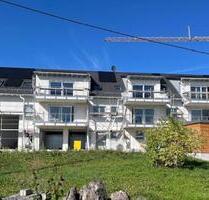 Erstbezug - luftige 4 Zimmer-Wohnung Wolfschlugen, Balkon Südlage