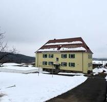 Kernsaniert: 3-Zimmer-Wohnung mit Garage und gemeinschaftlichem Garten - Treffelstein