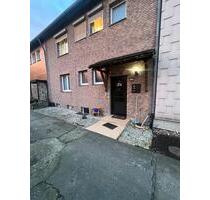 Gepflegtes Zweifamilienhaus in Duisburg-Beeck: Modernisiert