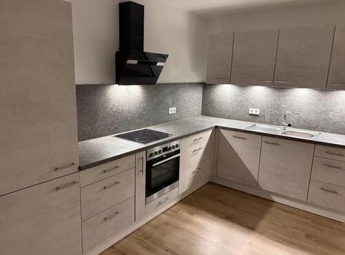 Foto - Anfragen stop!! 3-Zimmer-Wohnung mit Einbauküche im 1. OG