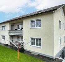 Gut geschnittene Eigentumswohnung mit Garage und Stellplatz - Arnstorf