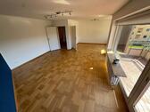 Foto - 3 Zi. - 96,00m², riesiger Wohn- Essbereich, EBK, Balkon, Gäste-WC