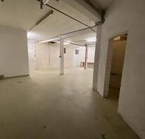 Schöne Lagerhalle, 130 m² Büro und WC in Ebringen ab sofort