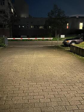 Foto - Offene Parkplatz zu vermieten- Nähe Kliniken
