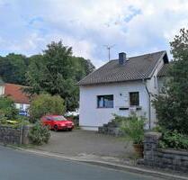 Kleines Häuschen. Parkplatz, Gartenbenutzung, Holzofen, Denkmal. - Balve