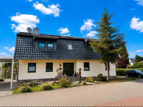 Foto - Großzügiges Zweifamilienhaus in bester Lage von Dieskau