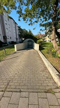 Foto - Tiefgaragenstellplatz - 80,00 EUR Miete,
