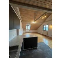 2 Zimmer-Dachgeschosswohnung mit großer überdachter Terrasse - Vilshofen an der Donau 2 Zimmer-Dachgeschosswohnung mit großer überdachter Terrasse - Vilshofen an der Donau