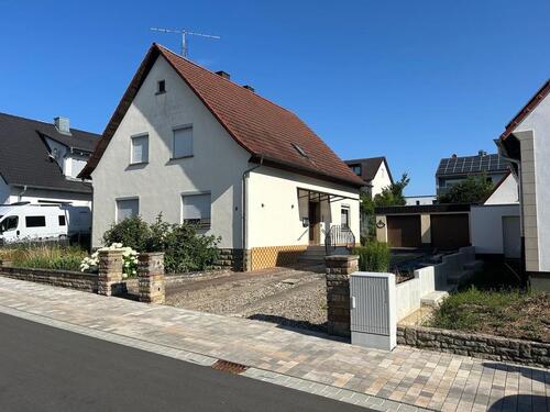 Foto - Ein-bzw. Zweifamilienhaus in Werneck Egenhausen