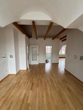 Foto - Helle 3-Raumwohnung mit besonderer Architektur, Stellplatzoption