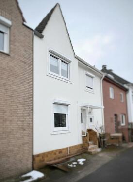 Foto - Kernsaniertes Reihenmittelhaus zu vermieten!