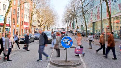 Foto - 3 Etagen! Top Frequenz Lage – Ladenfläche in Harburg zu vermieten