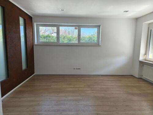 Foto - Büroräume Praxis mit WC - 400,00 EUR Kaltmiete,