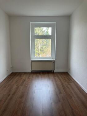 Foto - Frisch renovierte 4-Zimmer-Wohnung in Bahnhofsnähe -Ideal für Familien!