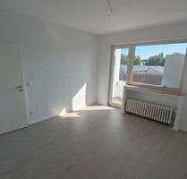 Frisch saniertes 3 Zimmer Wohnung mit Balkon im Zentrum - Gelsenkirchen