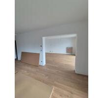 Hochwertig sanierte 4 Zimmer Wohnung mit Balkon in Aschaffenburg