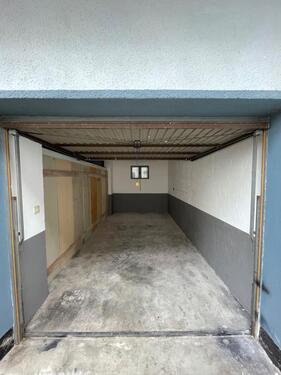 Foto - Garage mit darüber liegender Lagerfl. in Bad Wildungen zu verm.