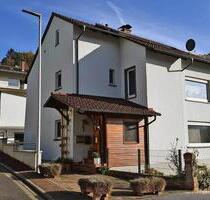 2 Zimmern Erdgeschoss Wohnung mit Garage - Hausen