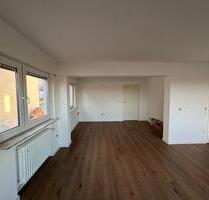Helle 3 Zimmer Wohnung mit Balkon und Weitblick - Denkendorf Helle 3 Zimmer Wohnung mit Balkon und Weitblick - Denkendorf