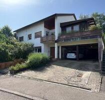 Großzügige 4-Zimmer-Wohnung mit Terrasse und Pergola - Oberderdingen