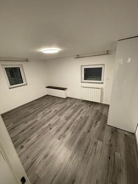 Foto - 3- Zimmer Wohung (Souterrain) zu vermieten