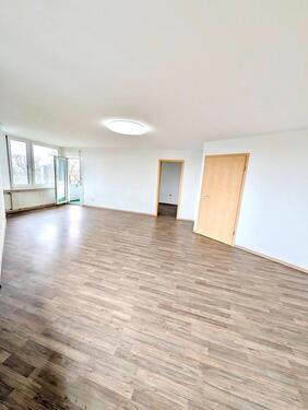 Foto - Großzügige und helle 2-Zimmer-Wohnung (73 m²) mit Balkon