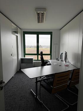 Foto - Büroraum zur Vermietung - 400,00&nbsp;EUR Kaltmiete, ca.&nbsp; 13,00&nbsp;m&sup2;