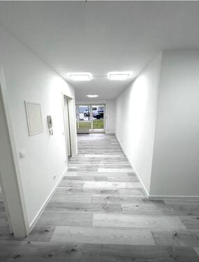 Foto - 2 Zi- Whg mit Terrasse, Einbauküche, Tiefgaragenplatz