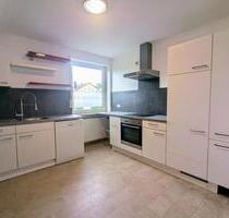 2 Zimmer Wohnung 100m2 in Bad Windsheim - Riesen Zimmer!