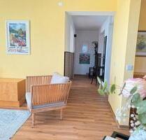 2,5-Zimmer-Wohnung möbliert mit Einbauküche und Loggia - Dresden Loschwitz